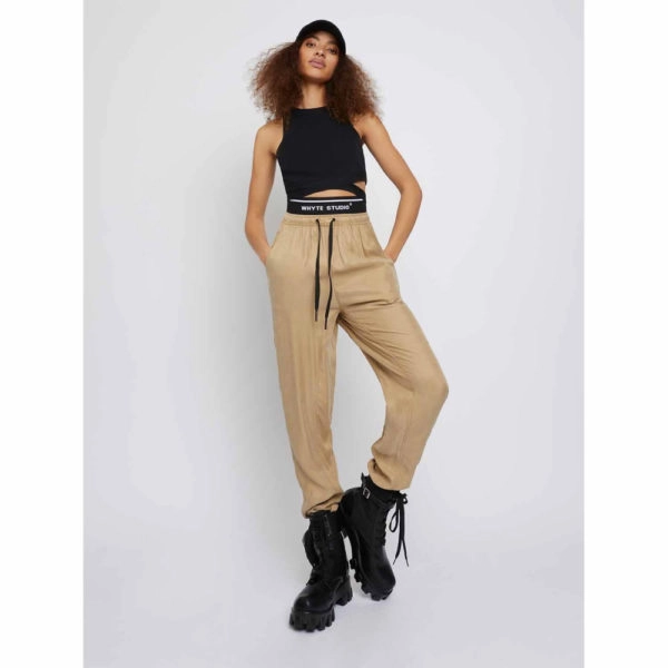 Whyte Studio The track silk nude jogger, view 2