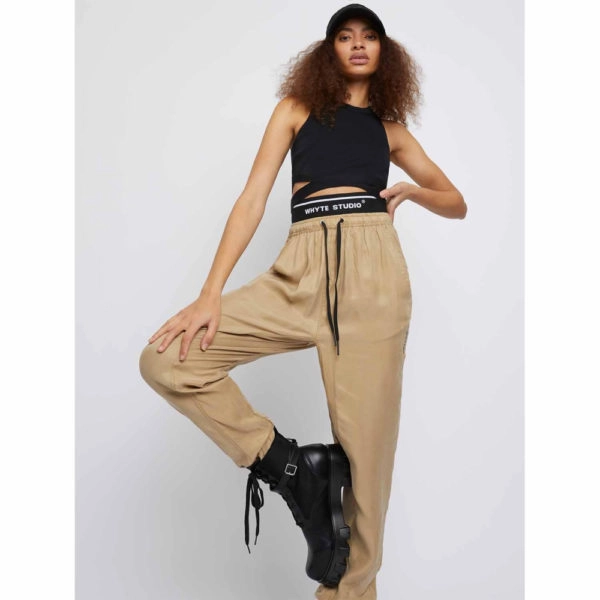 Whyte Studio The track silk nude jogger, view 4