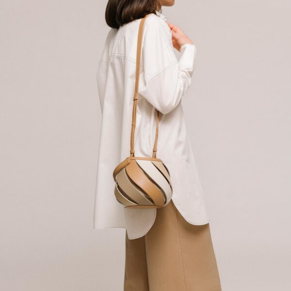 Mlouye Helix milky bag, view 4