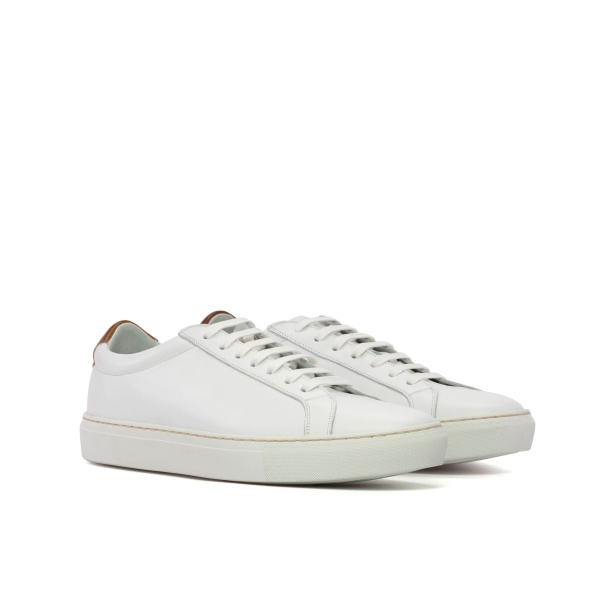 Men low top sneakers