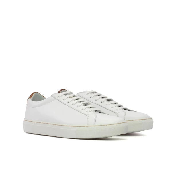 Men low top sneakers
