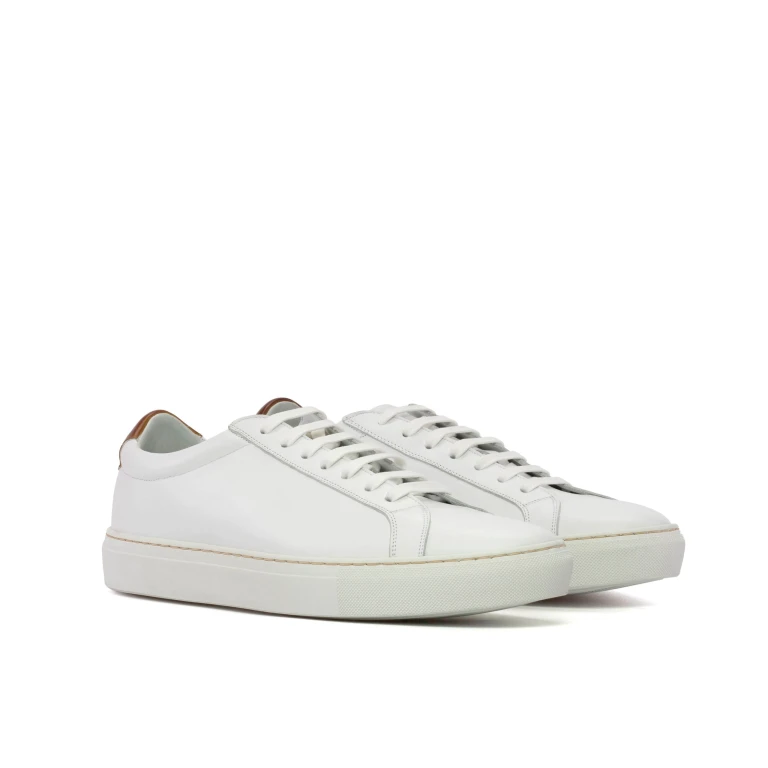Men low top sneakers