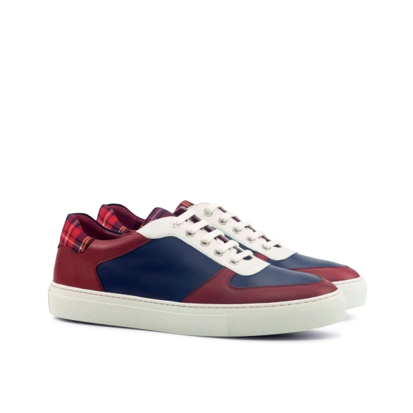 Men low top sneakers