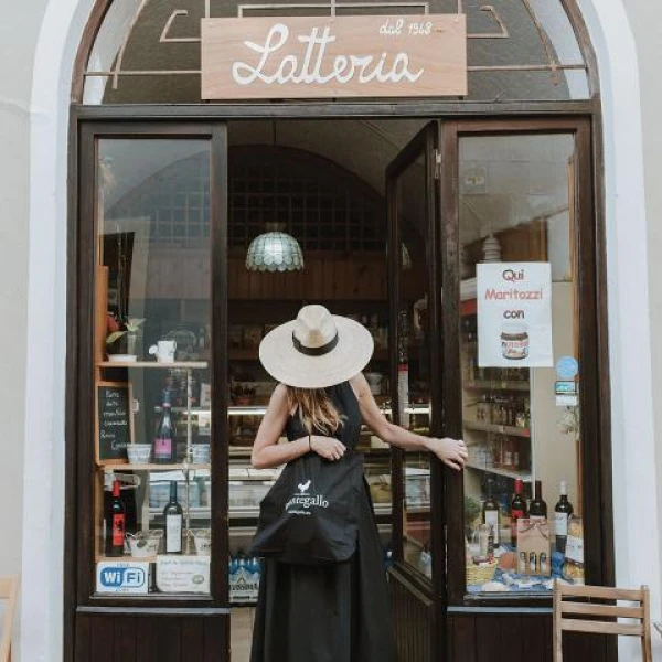 straw fedora hat