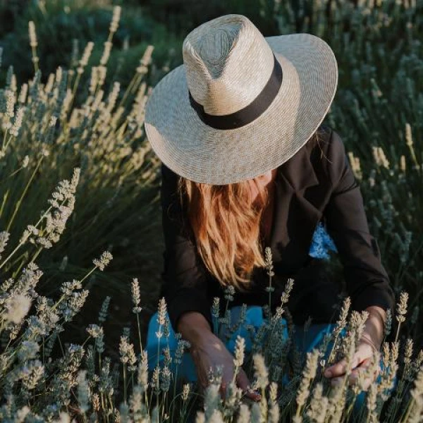 straw hat near me