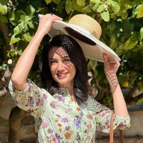 straw fedora hat