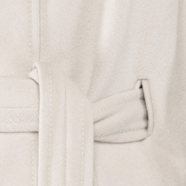 White Coats fur Coats