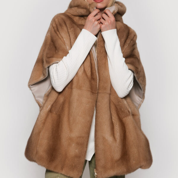 Beige Vests fur Mink