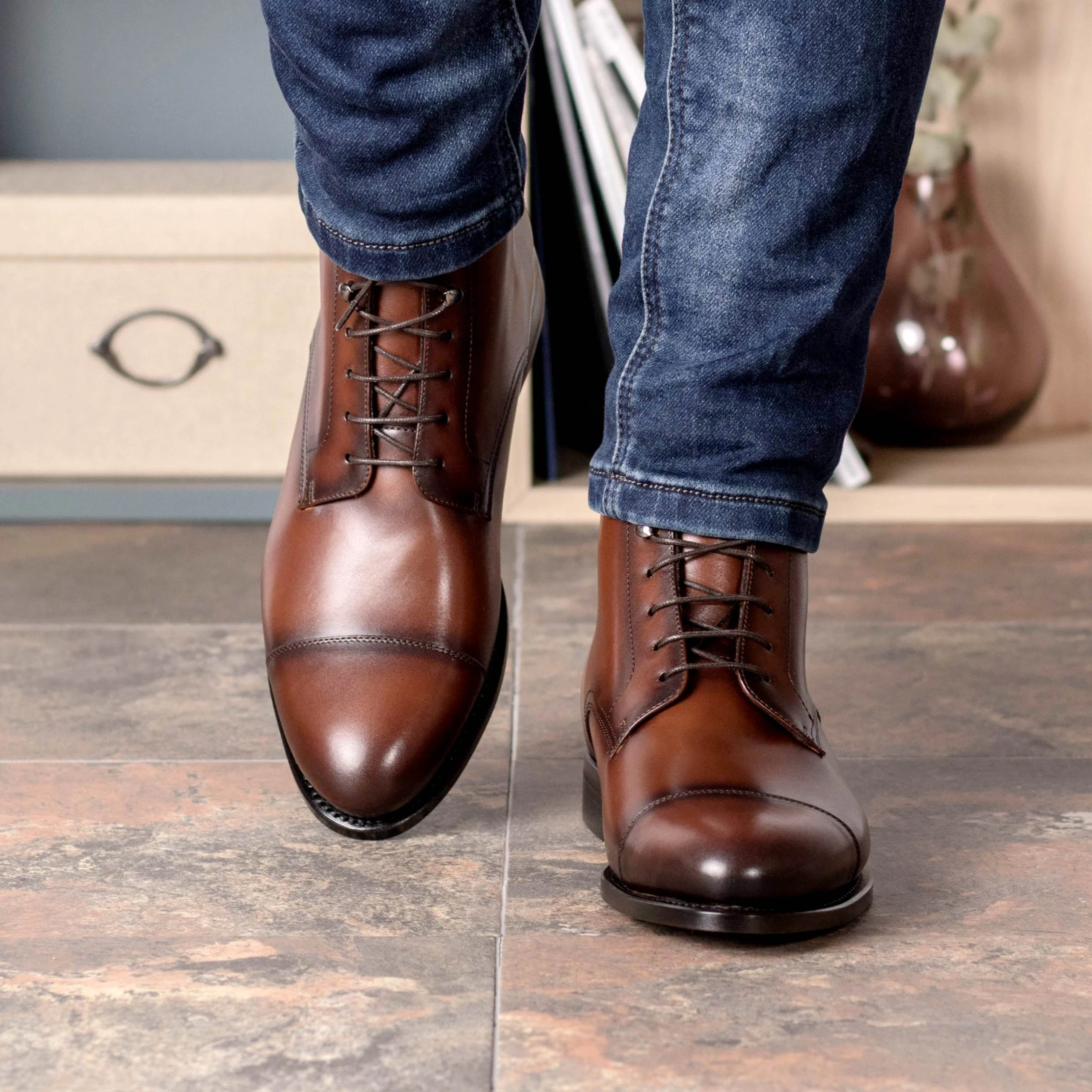 60156a81-278e-40f9-a766-2253000a4dca-B Chelsea Boots