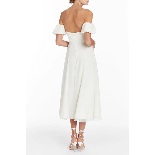 Markarian clothing