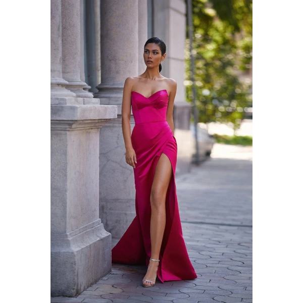 Fuchsia Strapless evening gown with thigh slit - Image 7