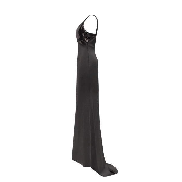 Show-stealer black maxi dress with a V-neckline - Image 7