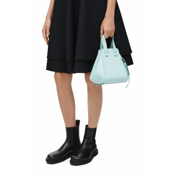 LOEWE Compact Hammock bag in classic calfskin, view 2