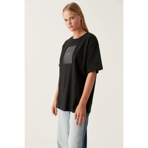 Thalia Oversized Tee - Image 6