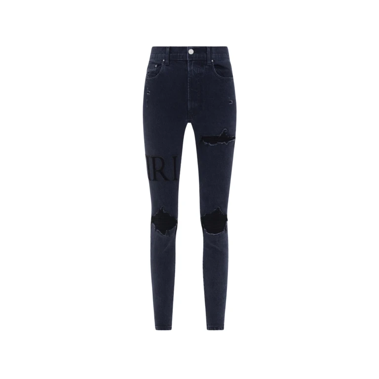 Amiri Serif Logo Jean 7 scaled97460 nobg