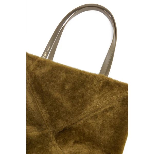 Puzzle Fold Tote in shearling - Image 5