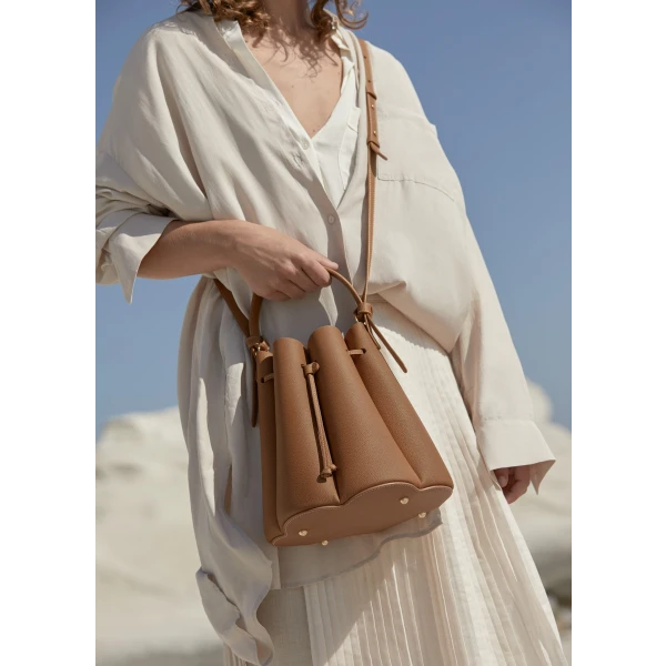Polene Numéro Huit
Edition Textured Camel, view 2