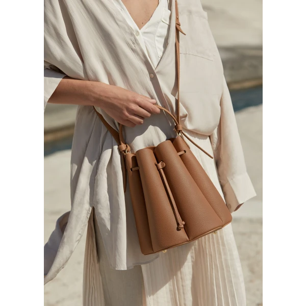 Polene Numéro Huit
Edition Textured Camel, view 3