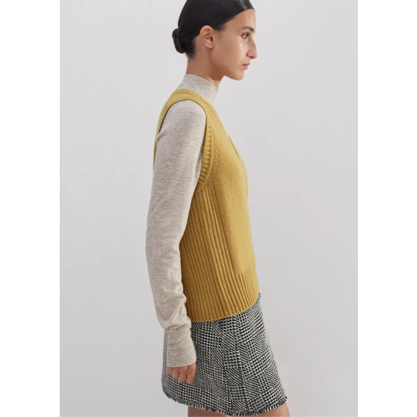 Merino Cashmere Silk Lofty V-Neck Sweater Vest - Image 5