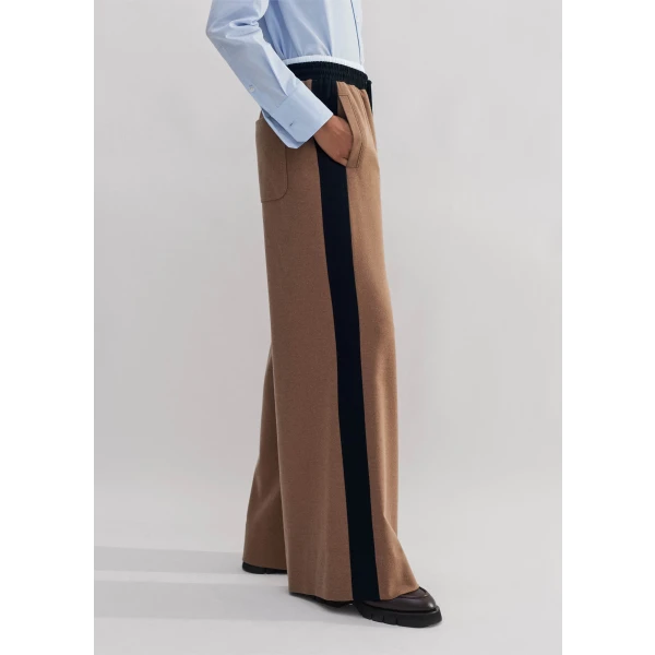 Wide-Leg Side Stripe Track Pant - Image 5