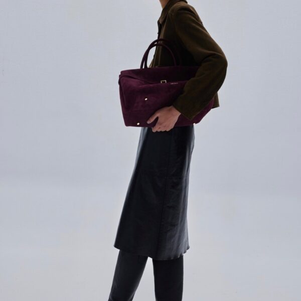Manu Atelier Le Cambon 35 Merlot Suede, view 3