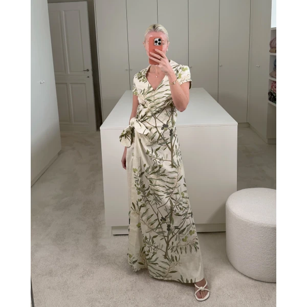 Bernadette dresses