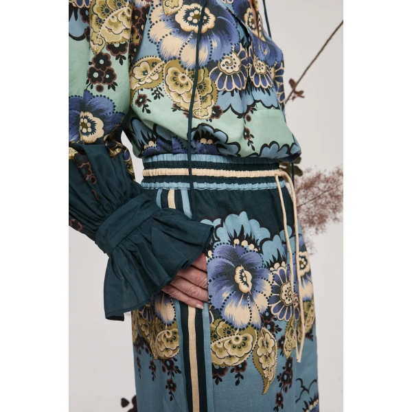 Alemais Madalena Pant