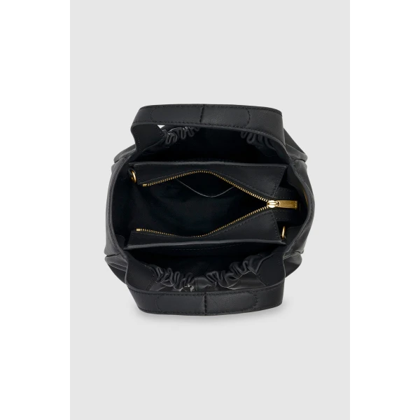 Oroton