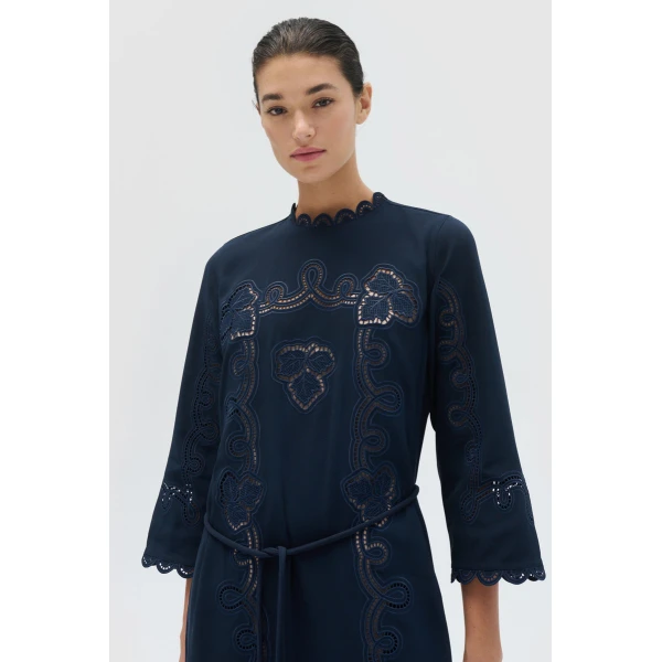 Oroton clothing