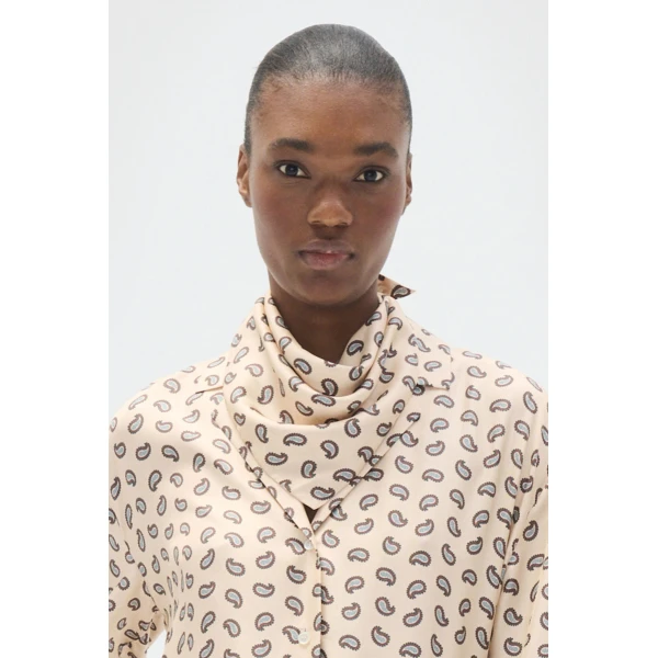 Oroton clothing