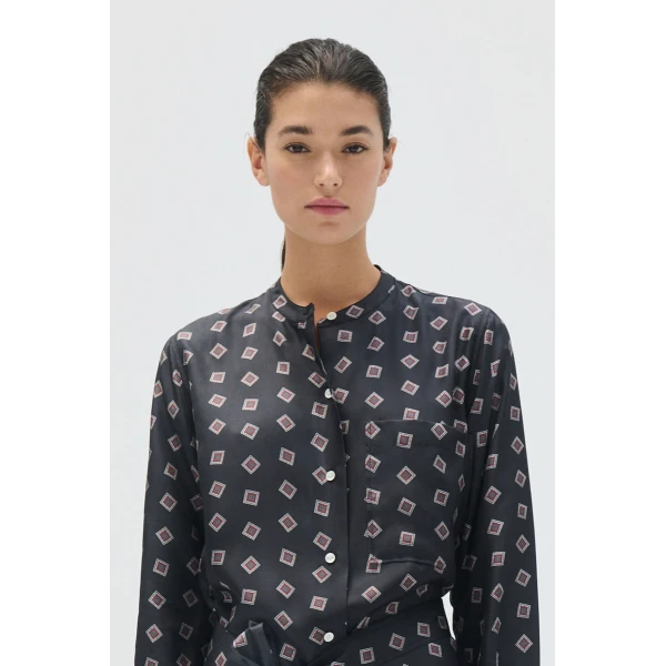 Oroton clothing