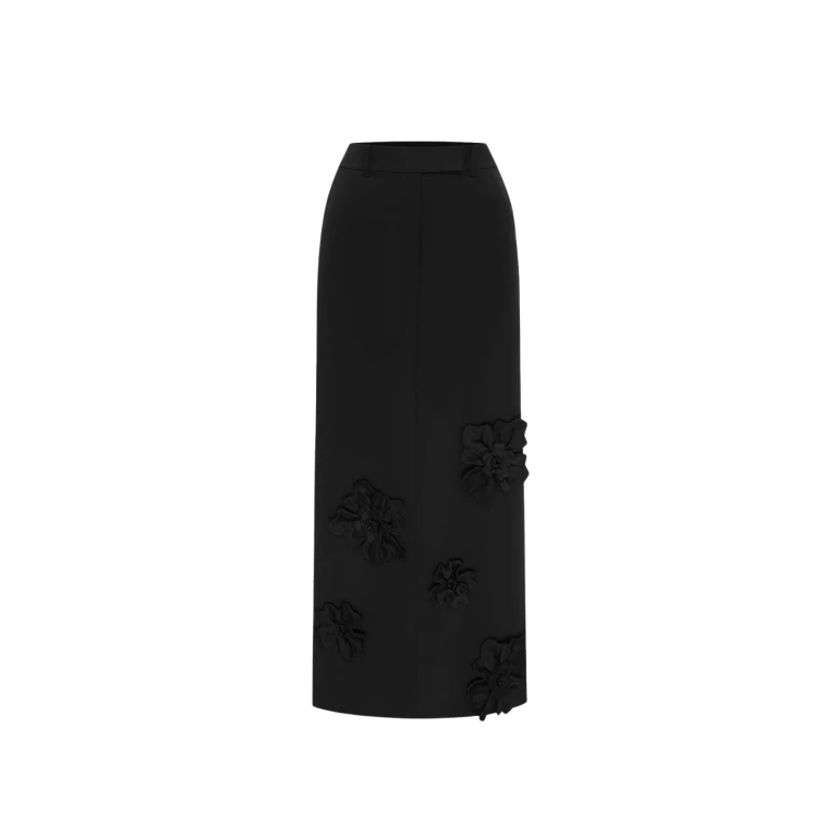Leo Lin black midi skirt – high-waisted A-line skirt with floral appliqué detailing and flared silhouette.