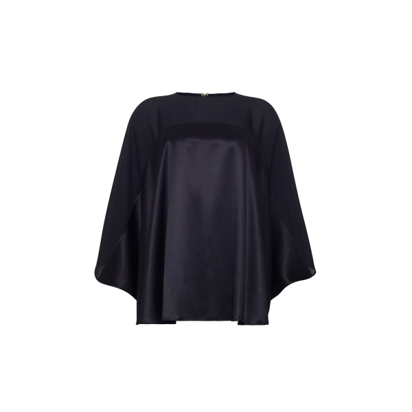 Image of model facing forward– apollo top