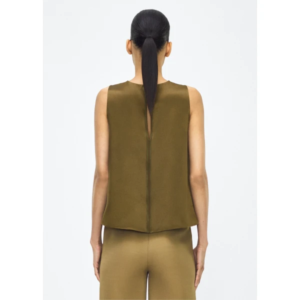P25 collection: Crafted from luxurious double-face silk charmeuse