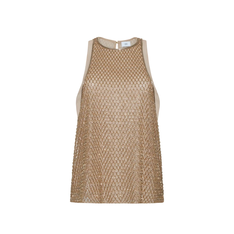 Image of model facing front – Fable Top