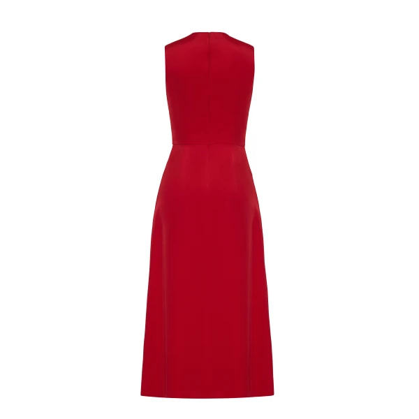 creating a dynamic and effortless shape.