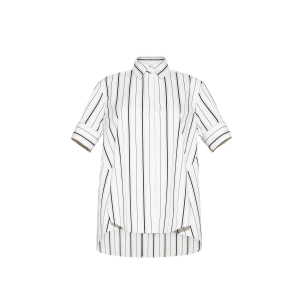 Model front facing image – Trapeze Shirt