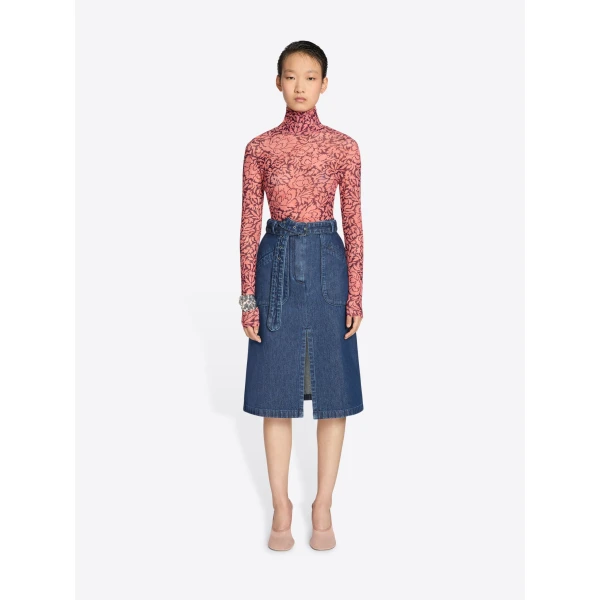 with front slit and patch pockets.