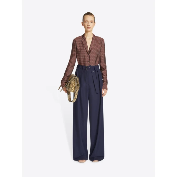 in virgin wool gabardine.