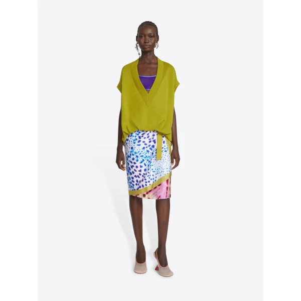 with contrast floral collage prints.