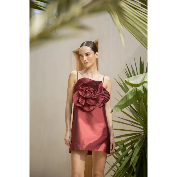 Andres Otalora luxury designer Dress with bold silhouette in linen