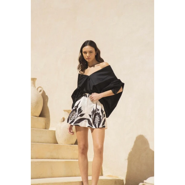 Andres Otalora luxury designer Short with bold silhouette in linen