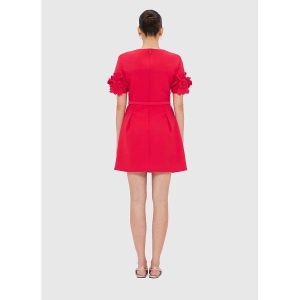 Fitted bodice & waist