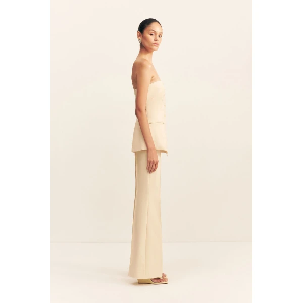 Fitted high waistline