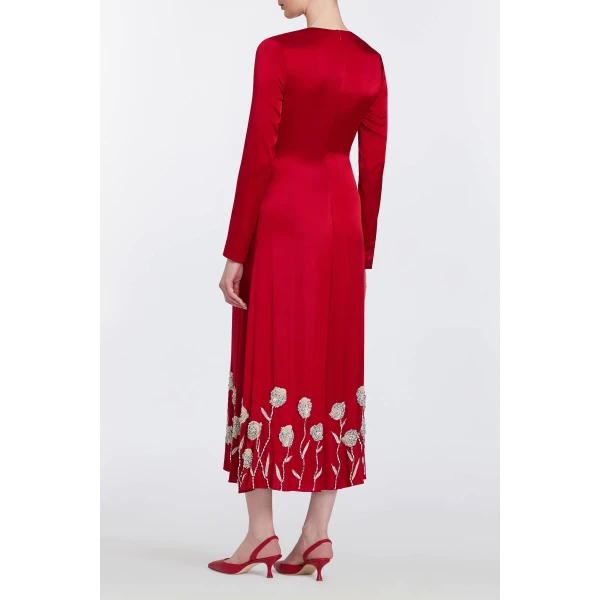 Markarian gowns with romantic neckline and structured silhouette