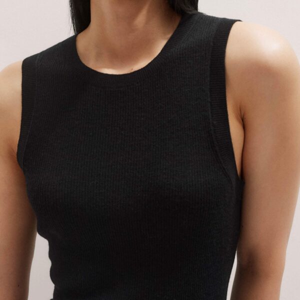 Me and Em Merino Cashmere Barely There Slim Knit Vest – luxury British Black in Me and Em exclusively at Luxury Shoes 
