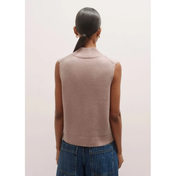 Me and Em Merino Cashmere High V-Neck Knit Vest – luxury British Pink in Me and Em exclusively at Luxury Shoes 