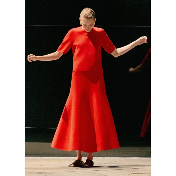 Me + Em Milano Knit Maxi Skirt – luxury British Red in Me and Em exclusively at Luxury Shoes 
