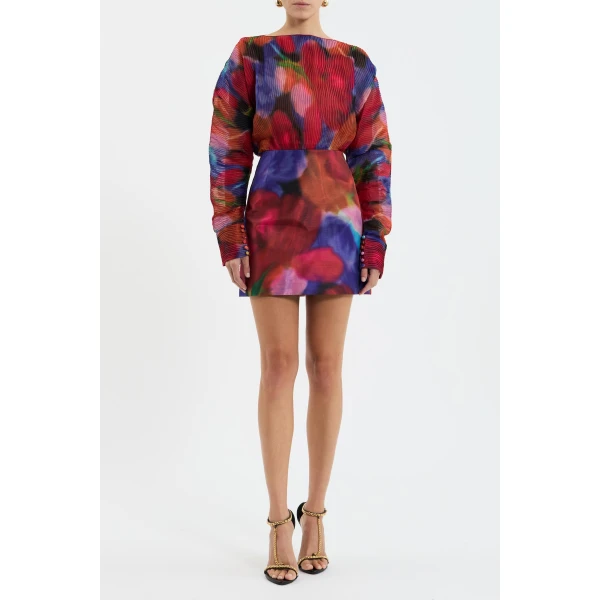 pleated bodice with a relaxed fit and cocoon long sleeves reimagines a timeless silhouette