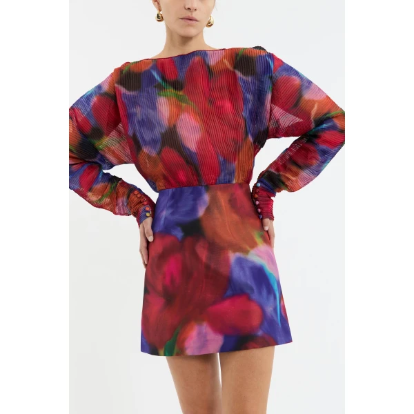 this dress is a lovely choice for your next special event.